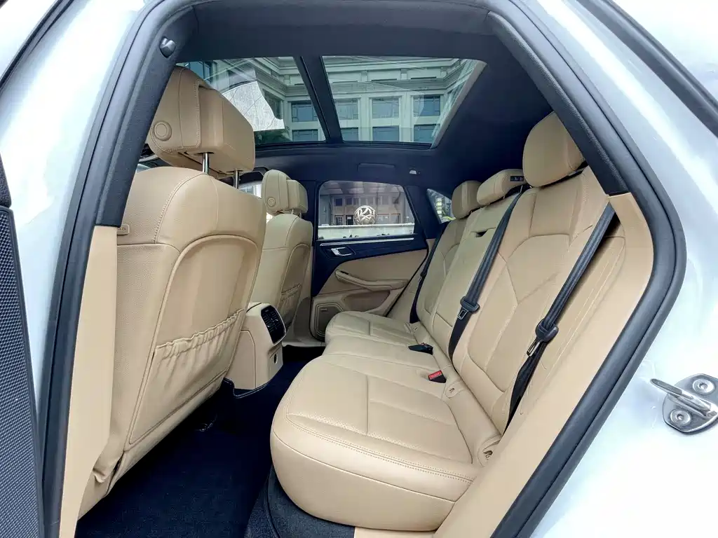 Porsche Macan 2018 — фото 19