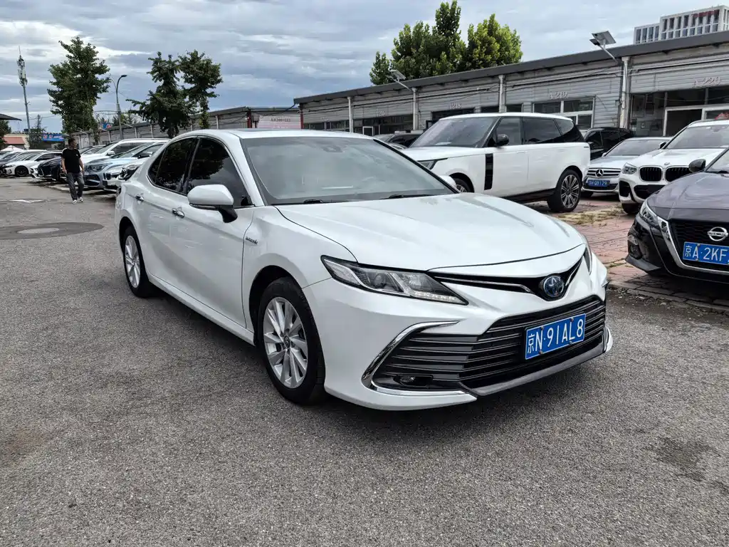 Toyota Camry 2021 — фото 3