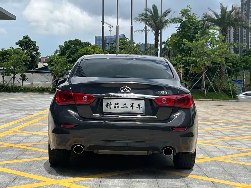 Infiniti Q50L 2015