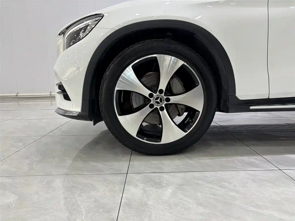 Mercedes-Benz GLC 2018 — фото 14