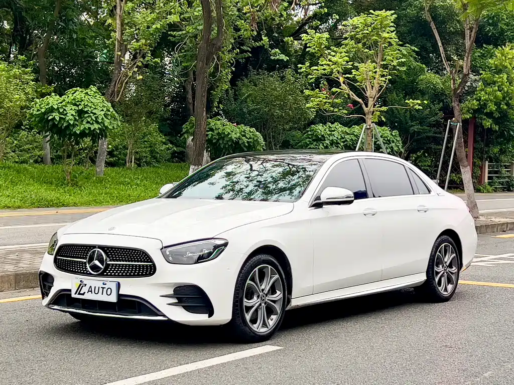 Mercedes-Benz E-Class 2022 — фото 1