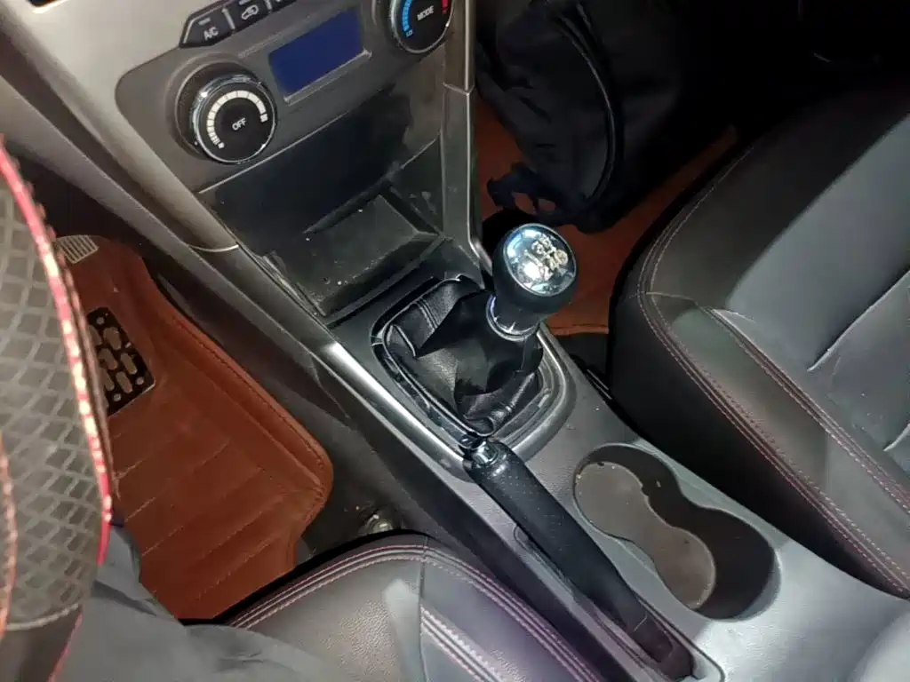 Chery Tiggo 3 2015 — фото 14