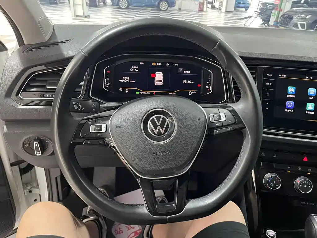 Volkswagen T-Roc 2023 — фото 14