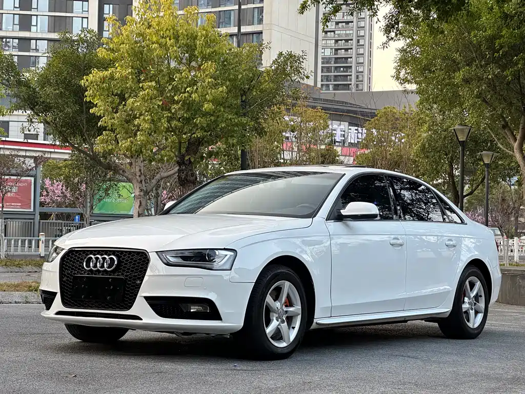 Audi A4L 2016