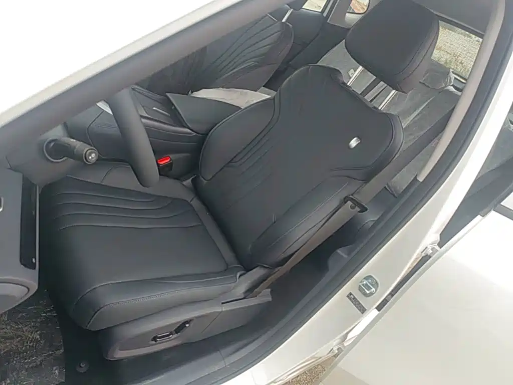 Geely Galaxy E5 2026 — фото 15