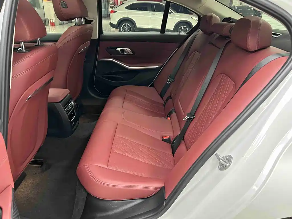 BMW 3 Series 2023 — фото 15
