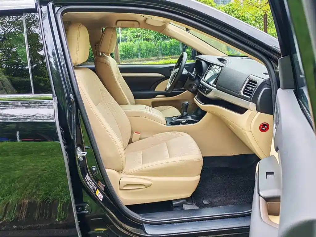 Toyota Highlander 2018 — фото 11