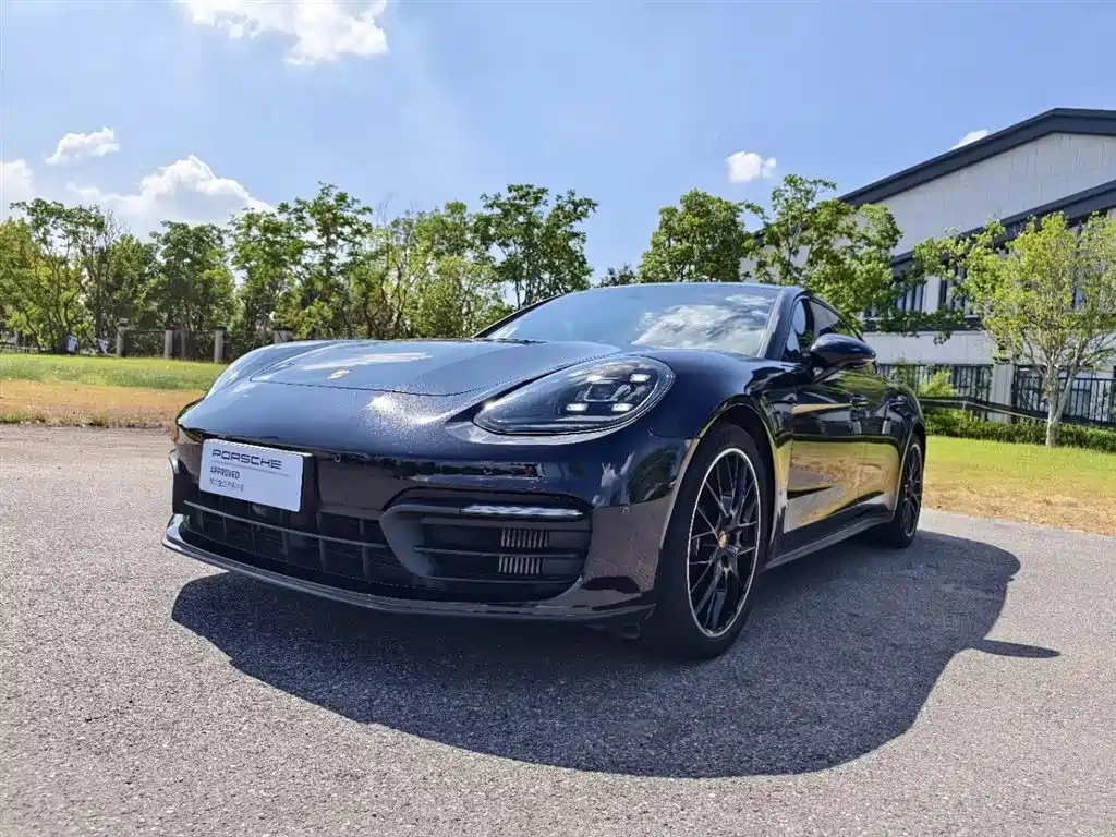 Porsche Panamera 2023 — фото 1