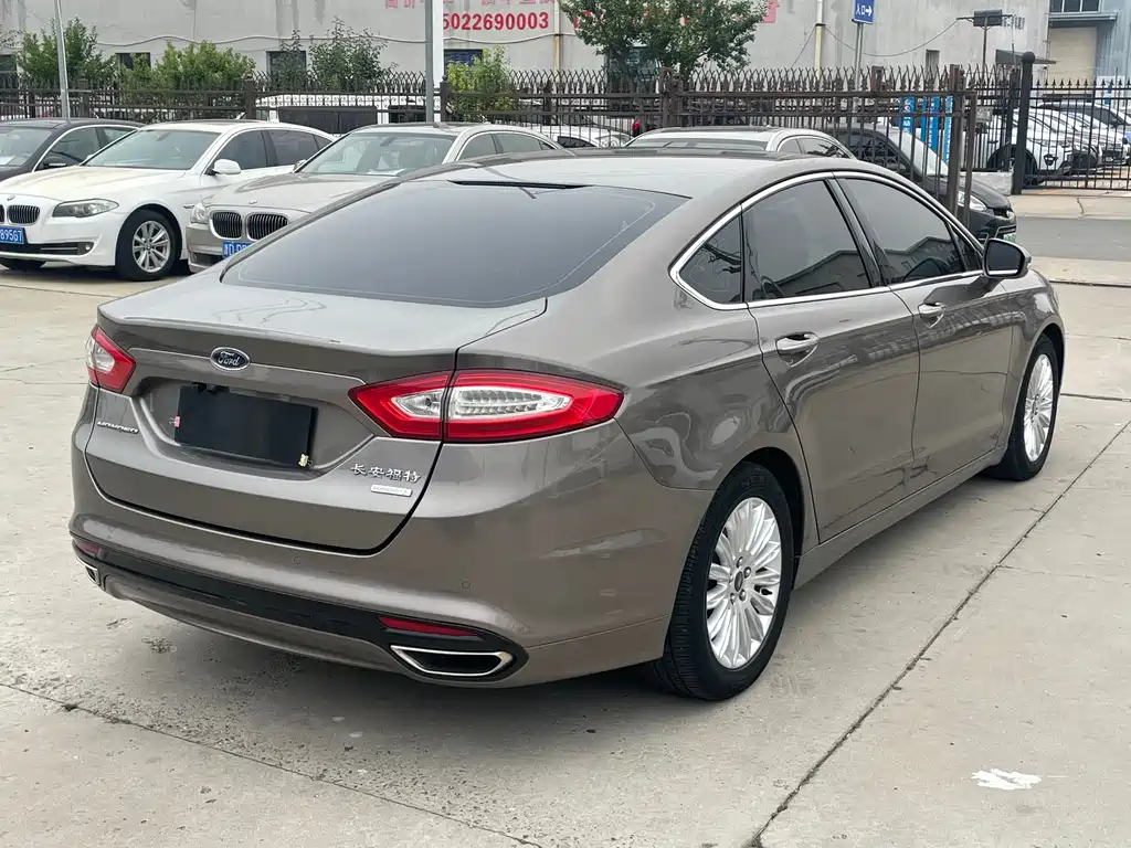 Ford Mondeo 2013 — фото 14
