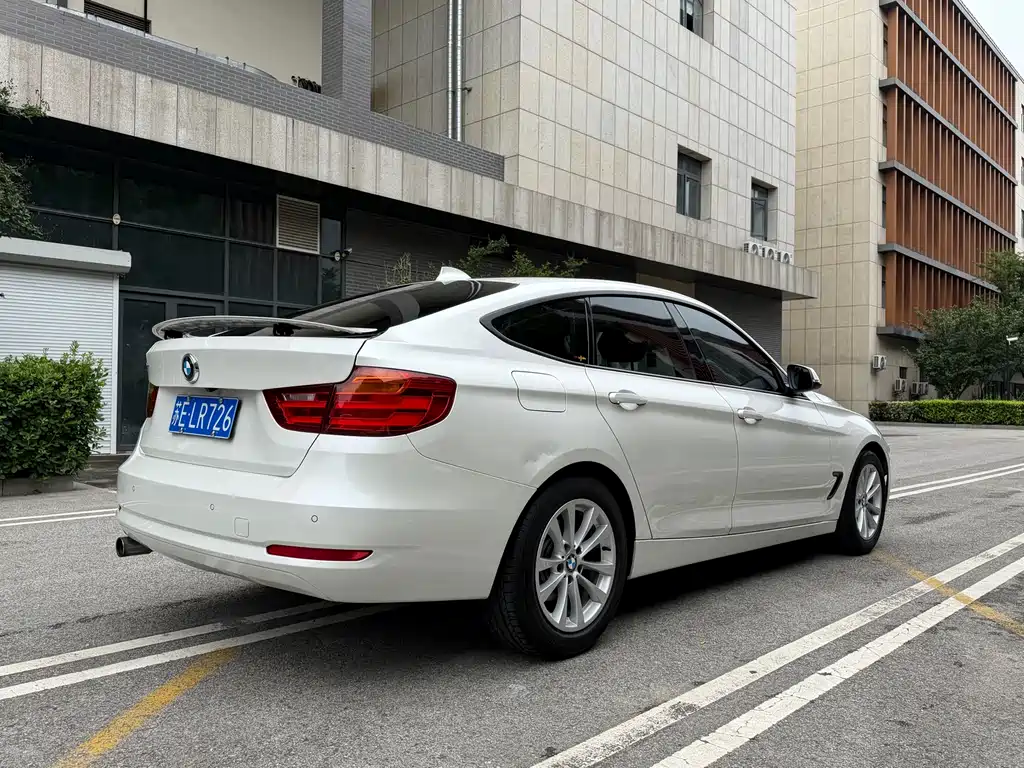 BMW 3 Series GT 2014 — фото 15