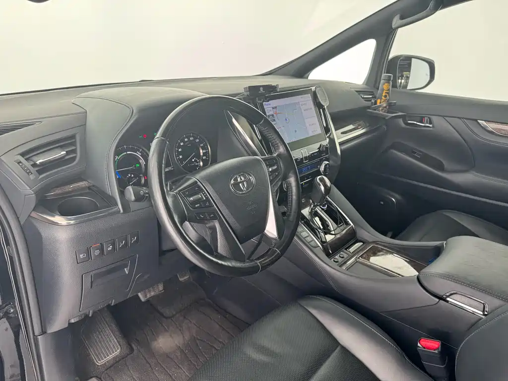 Toyota Vellfire 2023 — фото 7