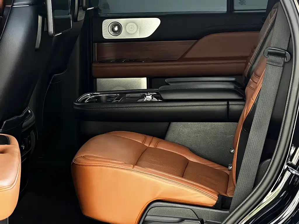 Lincoln Navigator 2019 — фото 11