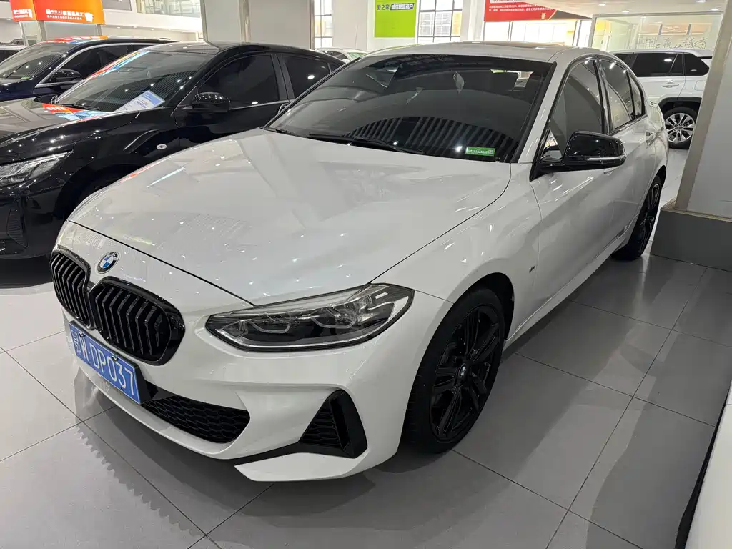 BMW 1 Series 2023 — фото 1