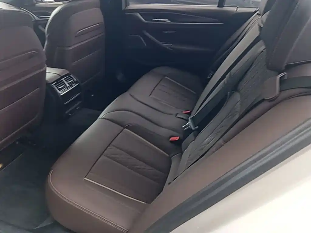 BMW 5 Series New Energy 2022 — фото 17