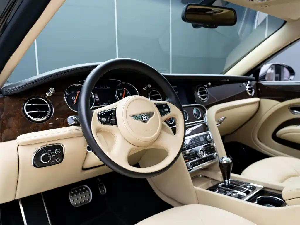 Bentley Mulsanne 2016 — фото 10