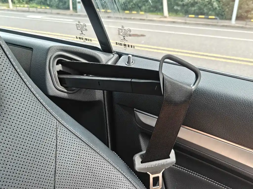 Mercedes-Benz E-Class 2015 — фото 9