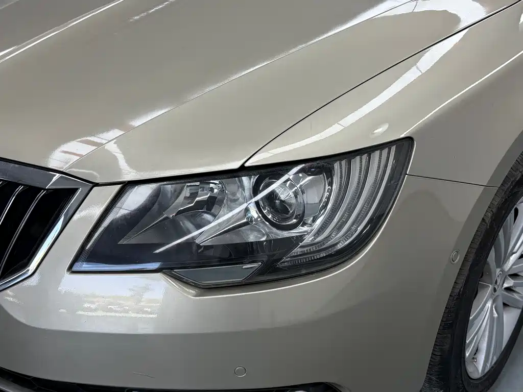 Skoda Superb 2014 — фото 15