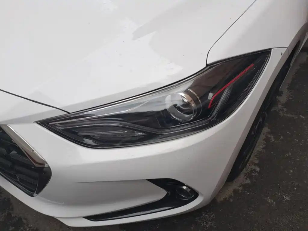 Hyundai Elantra 2019 — фото 24