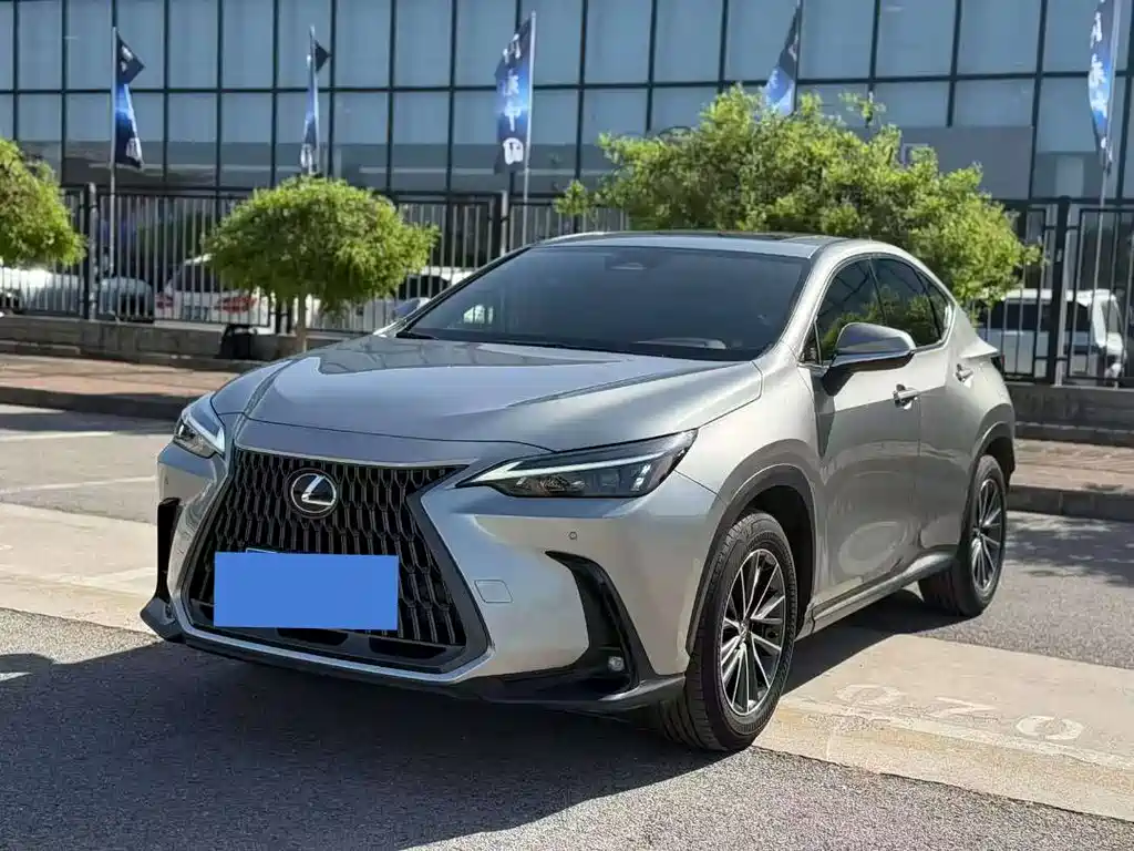 Lexus NX 2023