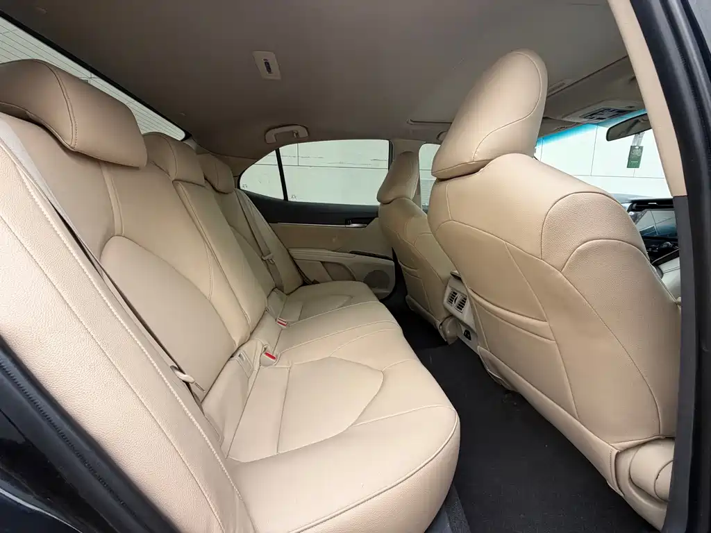 Toyota Camry 2020 — фото 11