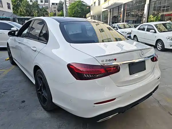 Mercedes-Benz E-Class 2022