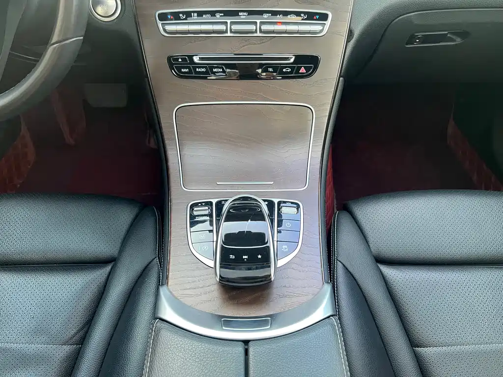 Mercedes-Benz GLC 2017 — фото 17