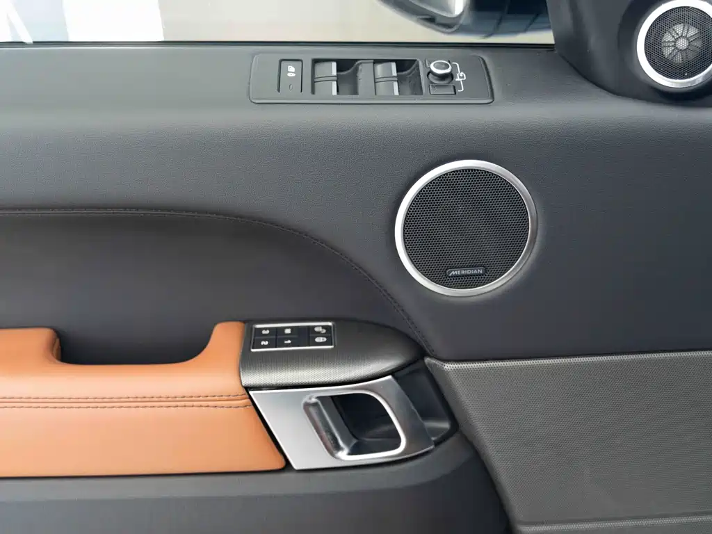Land Rover Sport 2017 — фото 16
