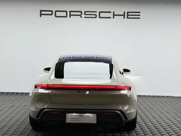 Porsche Taycan 2023