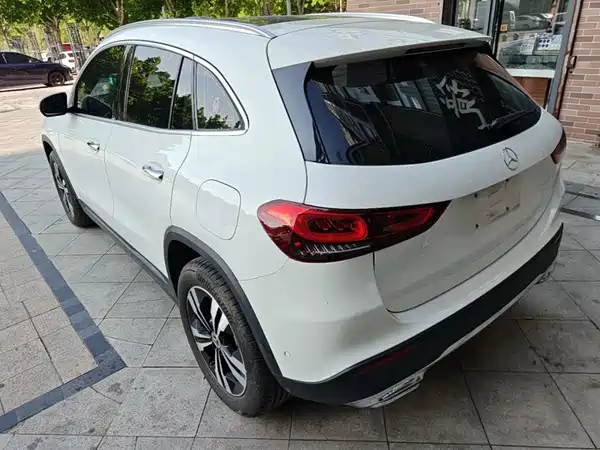 Mercedes-Benz GLA 2023