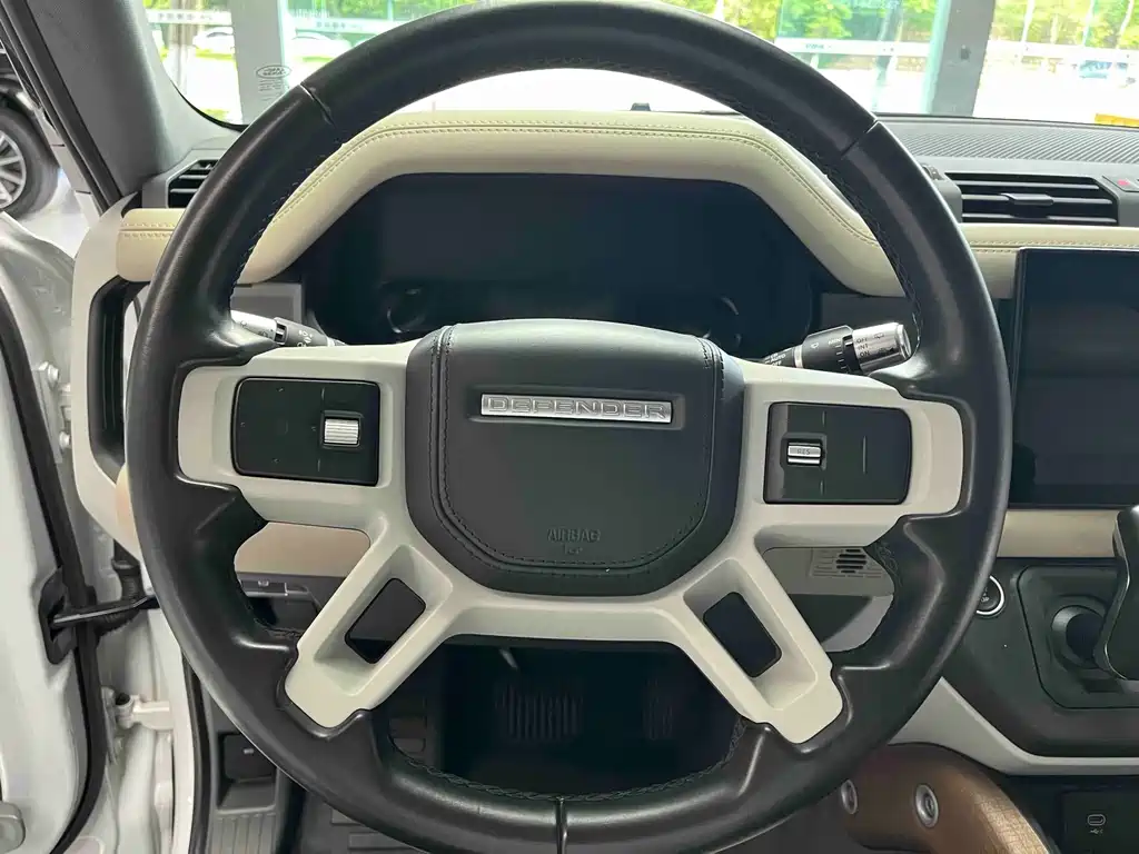 Land Rover Defender 2022 — фото 13