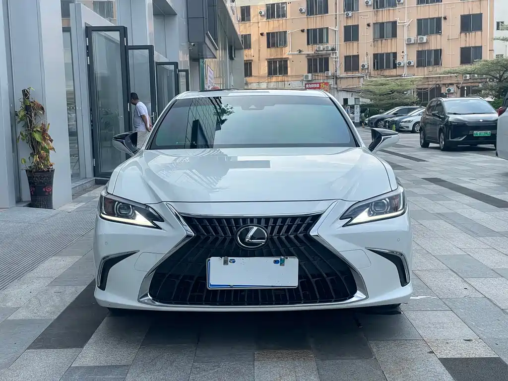Lexus ES 2023 — фото 20