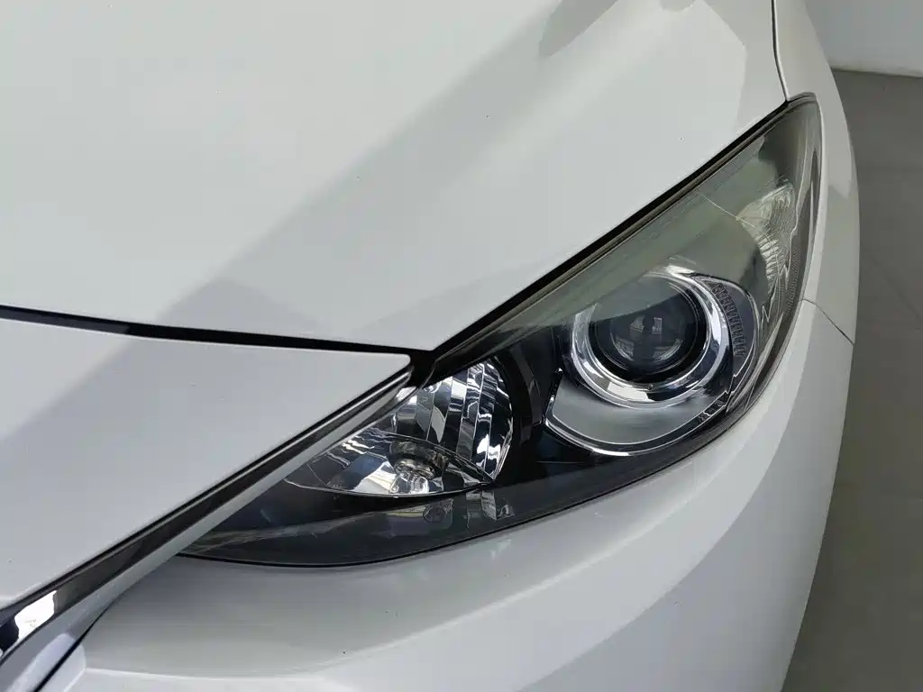 Mazda 3 Axela 2016