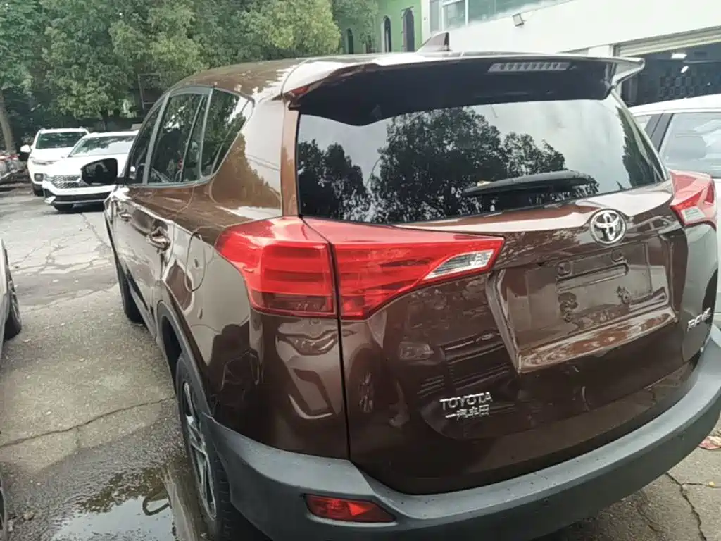Toyota RAV4 2015