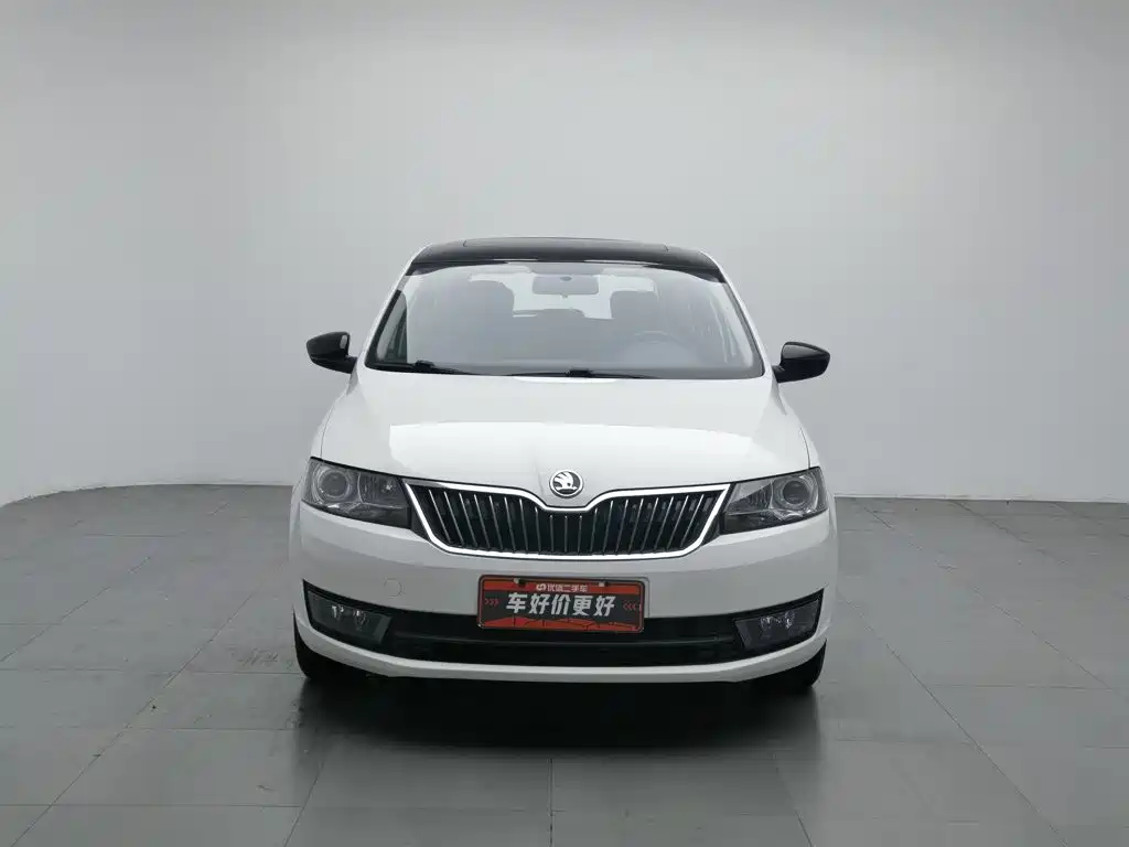 Skoda Rapid Spaceback 2015 — фото 3