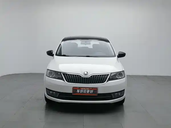 Skoda Rapid Spaceback 2015