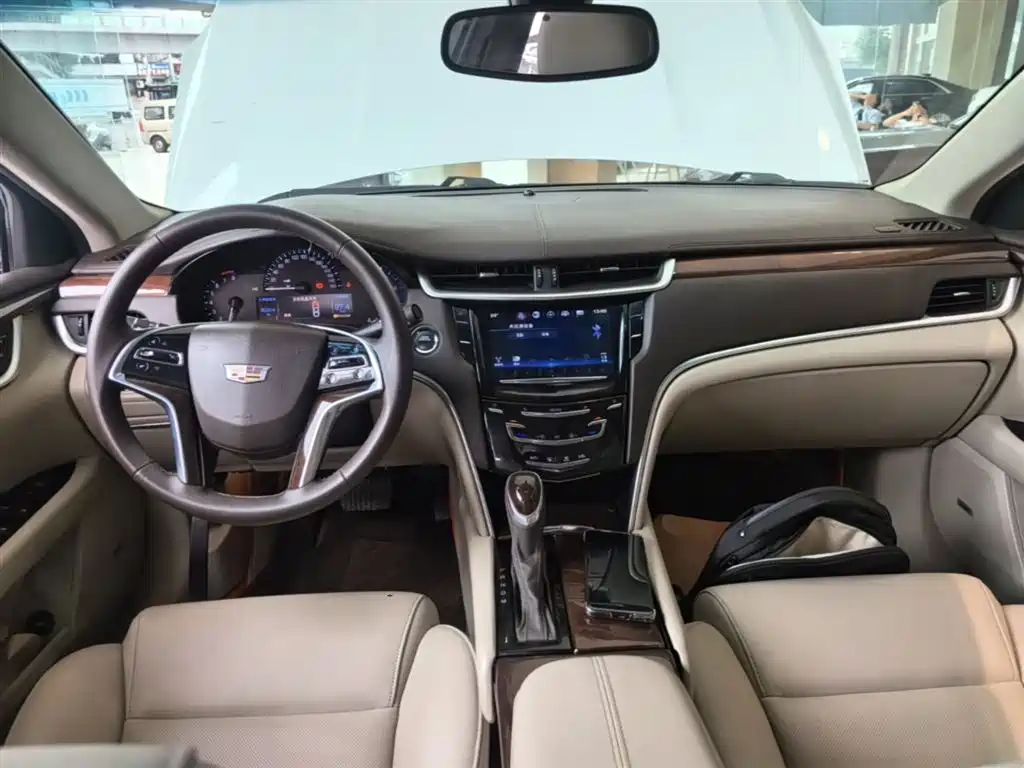 Cadillac XTS 2016 — фото 10