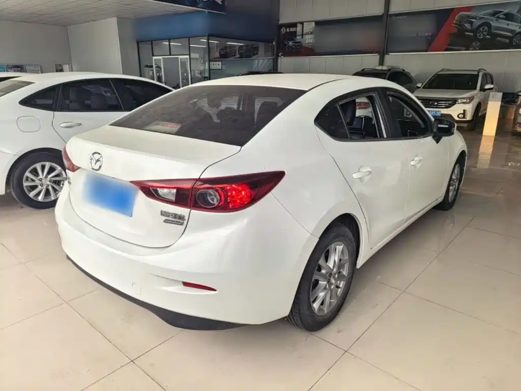 Mazda 3 Axela 2016