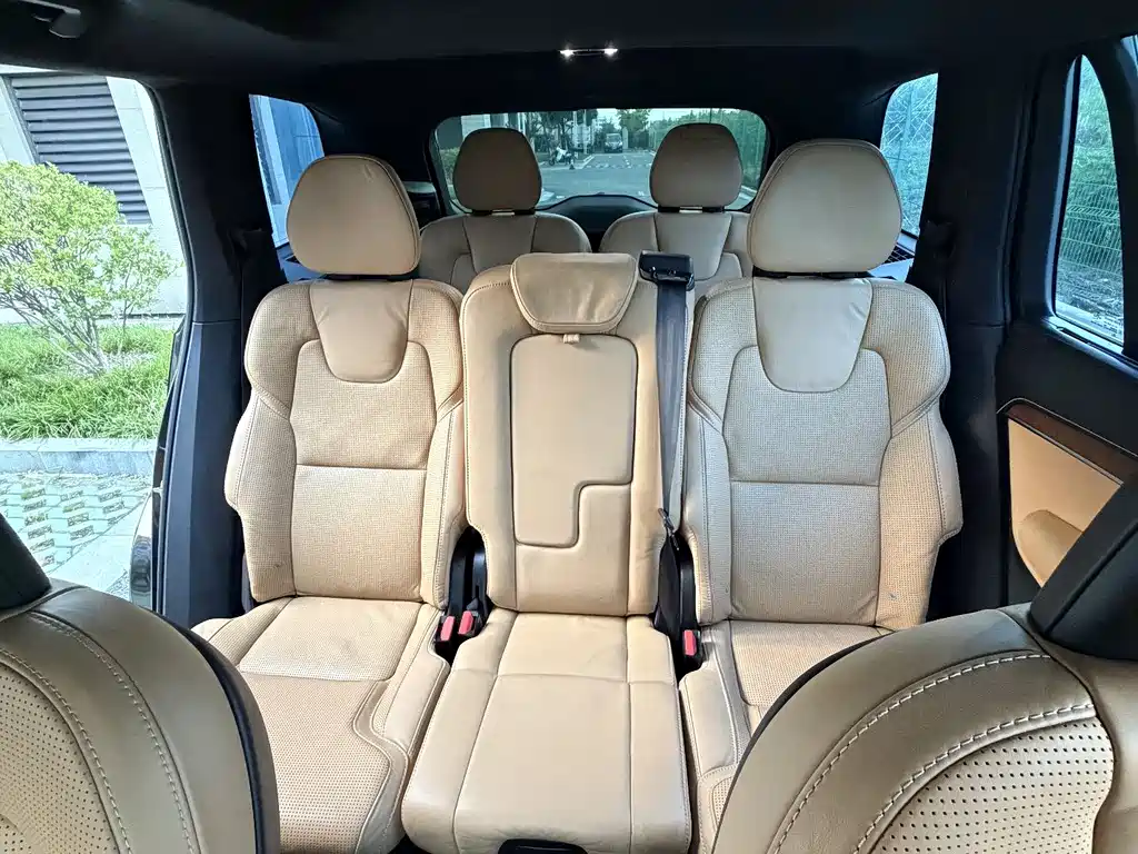 Volvo XC90 2017 — фото 16