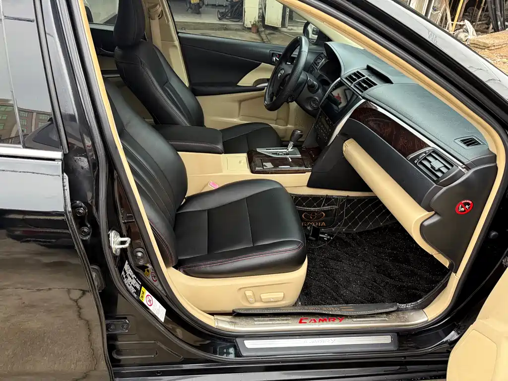 Toyota Camry 2016 — фото 18