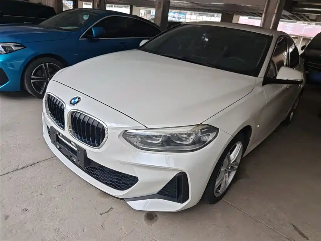 BMW 1 Series 2019 — фото 1