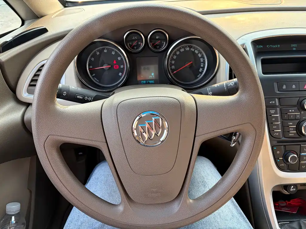 Buick Excelle 2014 — фото 18