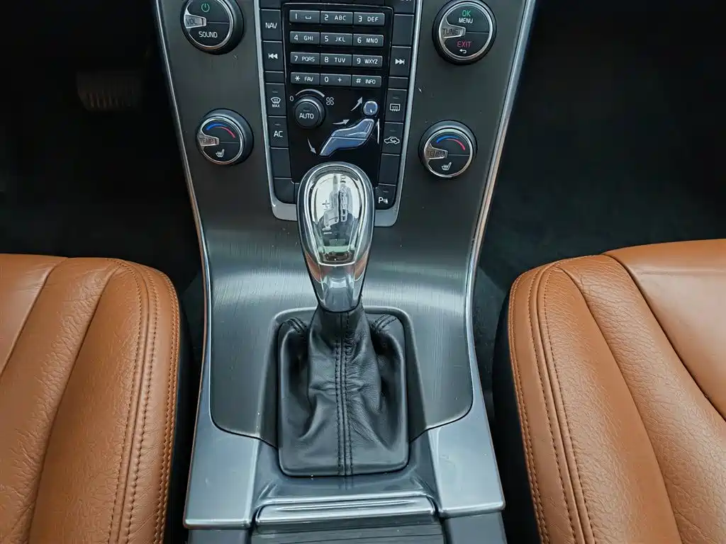 Volvo S60 2013 — фото 13