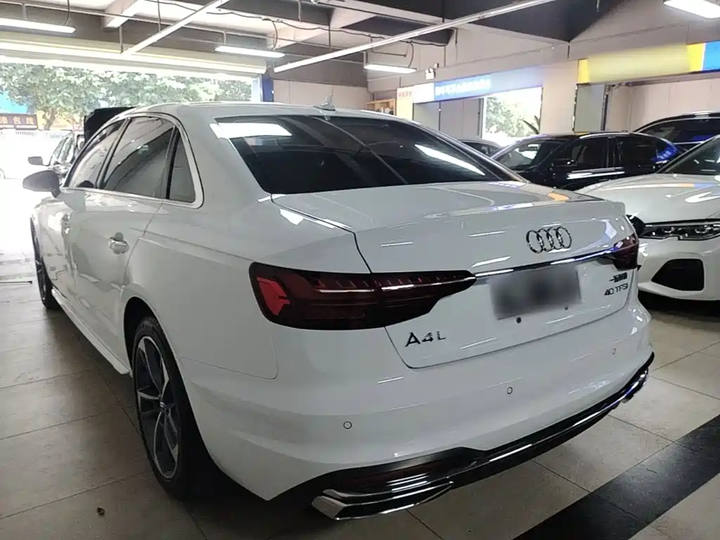 Audi A4L 2020 — фото 5