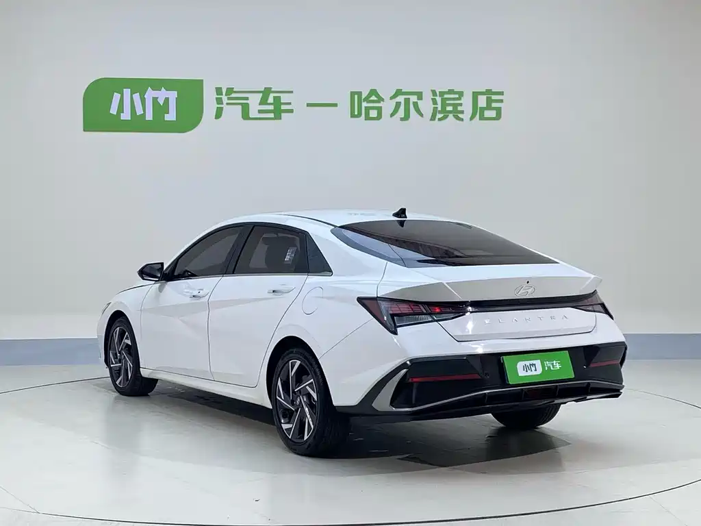 Hyundai Elantra 2023