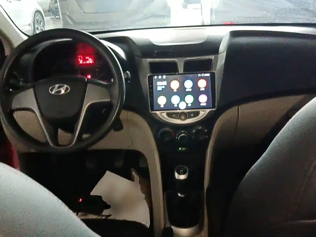 Hyundai Verna 2014 — фото 10