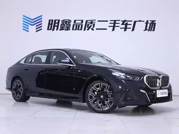 BMW 5 Series 2025