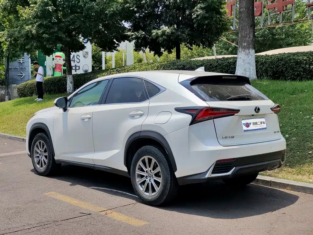 Lexus NX 2021