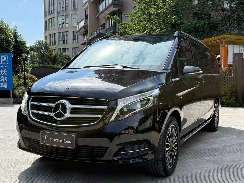 Mercedes-Benz V-Class 2019 — фото 24