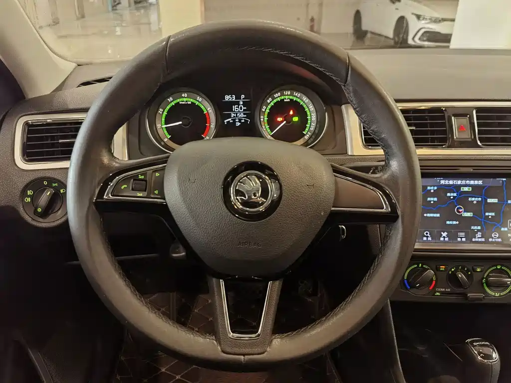 Skoda Rapid Spaceback 2018 — фото 7