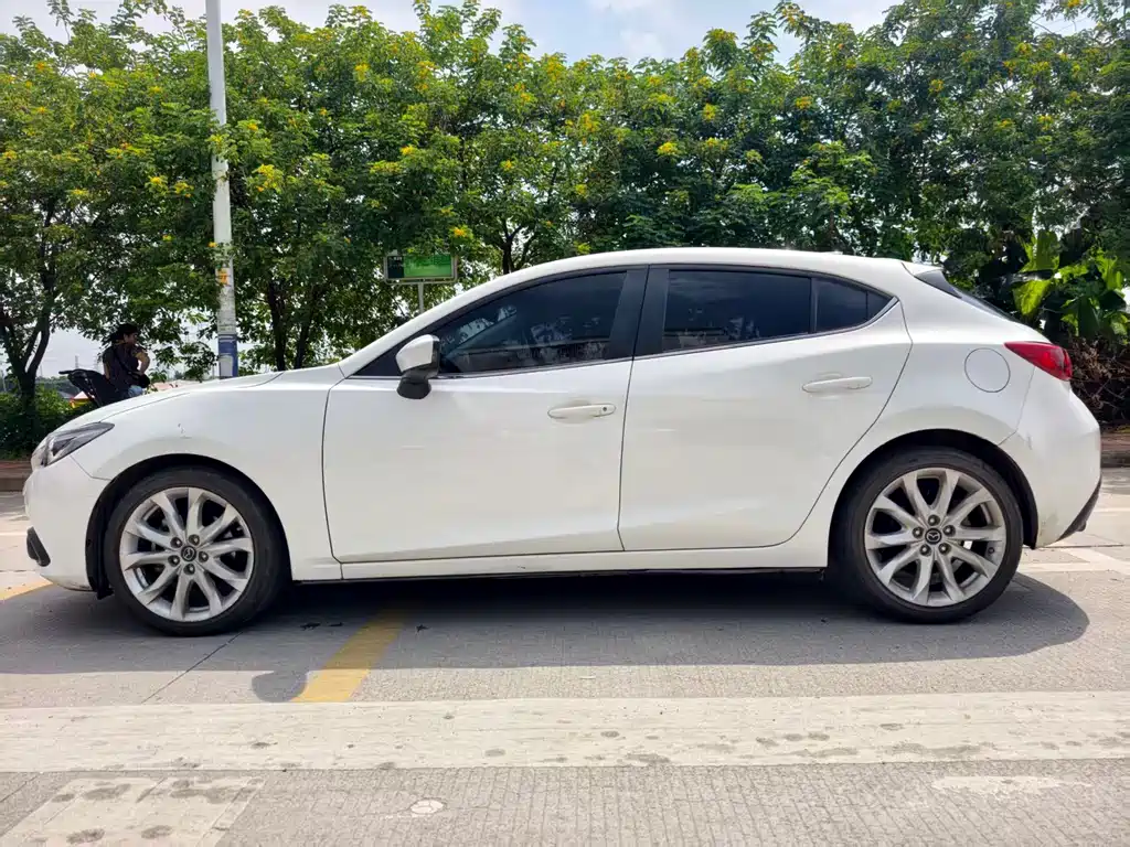 Mazda 3 Axela 2016 — фото 6
